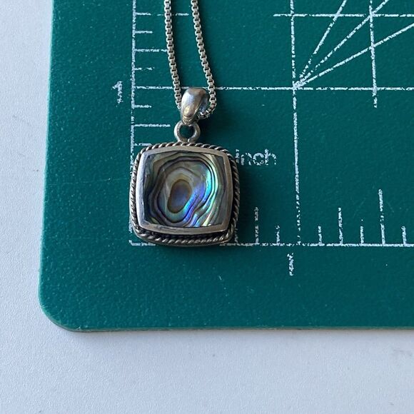 Vintage Sterling Silver 925 Abalone Square Roped Pendant w/ 18in Box Chain 9.13g - Picture 5 of 15